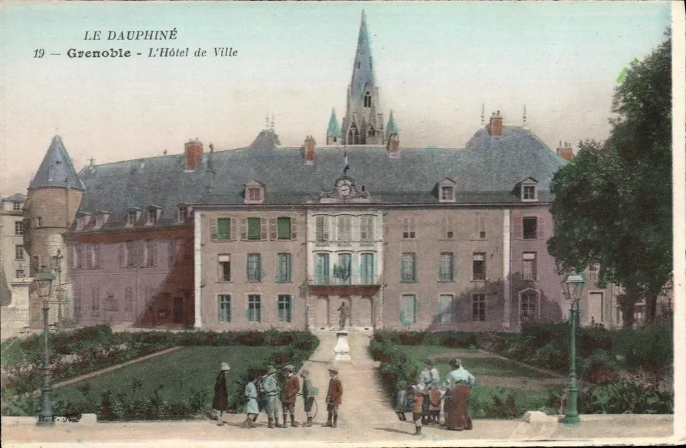 Grenoble - O Hotel de Ville — editor B.F. Jeoffroy, n°19 - Frente