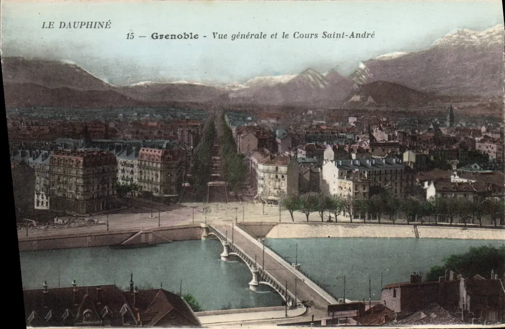 Grenoble - Vista geral e o Cours Saint-André — LE DAUPHINÉ, n°15 - Frente