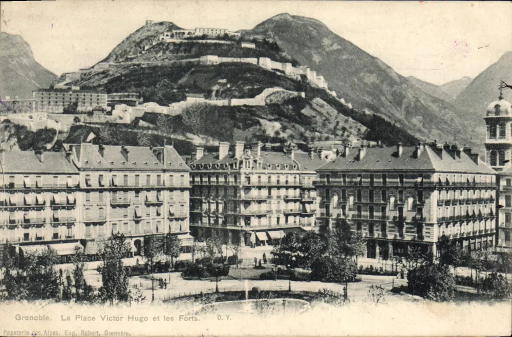 Grenoble. Place Victor Hugo und die Festungen — Papeterie des Alpes, Eug. Robert, Grenoble. - Vorderseite