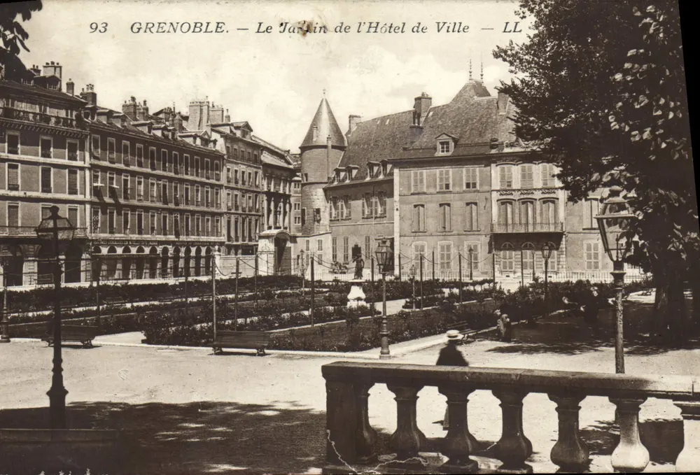 Grenoble — Der Garten des Rathauses — LL - Vorderseite