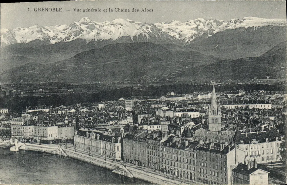 Grenoble — Allgemeiner Blick und die Kette der Alpen — P. Gaude, phot.-edit. Grenoble - Vorderseite