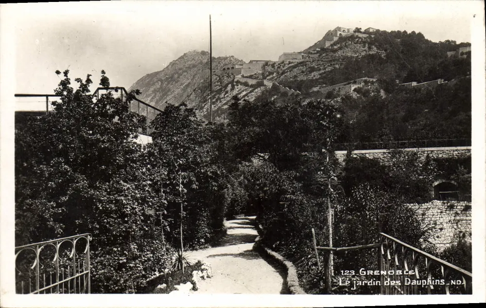 Het dolfijnenpark — Grenoble — n°123 - Voorkant