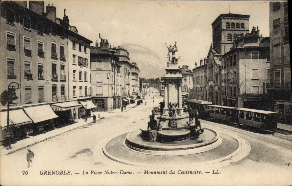 Grenoble — Place Notre-Dame — Monument du Centenaire — LL. - Vorderseite