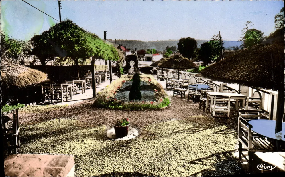 Hostellerie des Cloches de Corneville — Garten — Authentische Fotografie verboten - Vorderseite