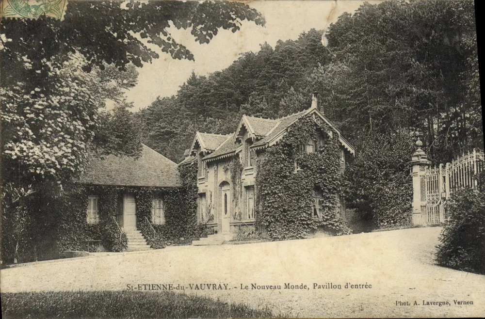 St-ÉTIENNE-du-VAUVRAY — Le Nouveau Monde, Eingangspavillon — Phot. A. Lavergné, Vernen - Vorderseite