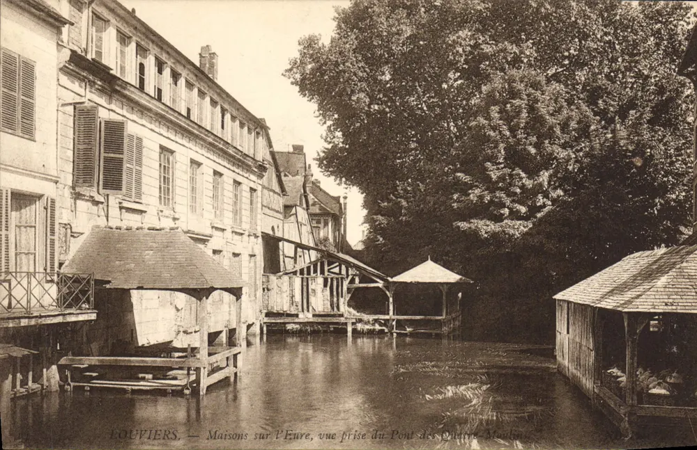 Loupiers — Häuser am Eure, Ansicht vom Pont des Quatre-Maîtres - Vorderseite