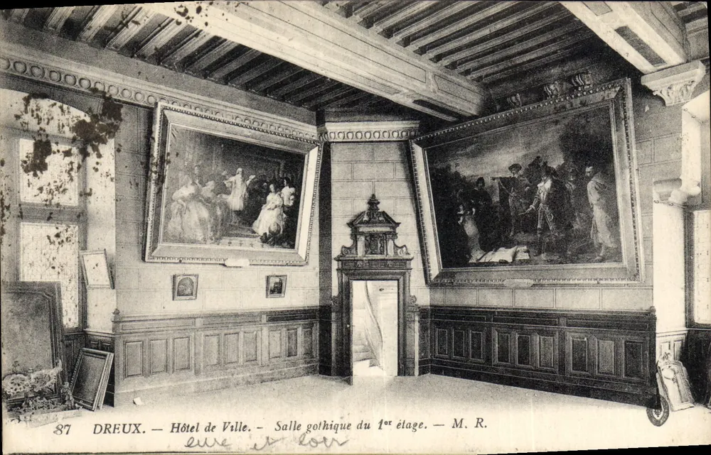 Dreux — Rathaus — Gotische Halle im ersten Stock — M. R. - Vorderseite