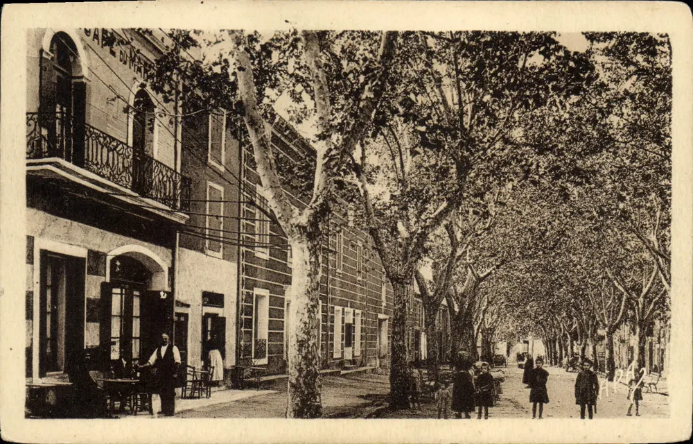 Montfaucon (Gard) — Cours de la République — Wydawnictwo P. Groux, Tabaces - Awers