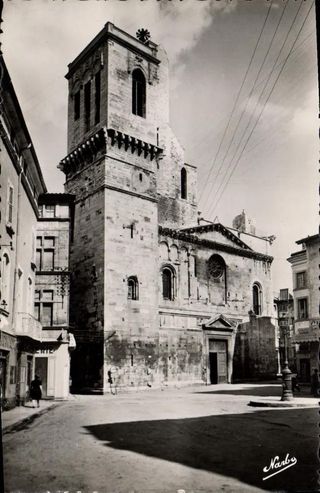 Nîmes — A Catedral — Les Éditions NARBO, Toulouse - Frente