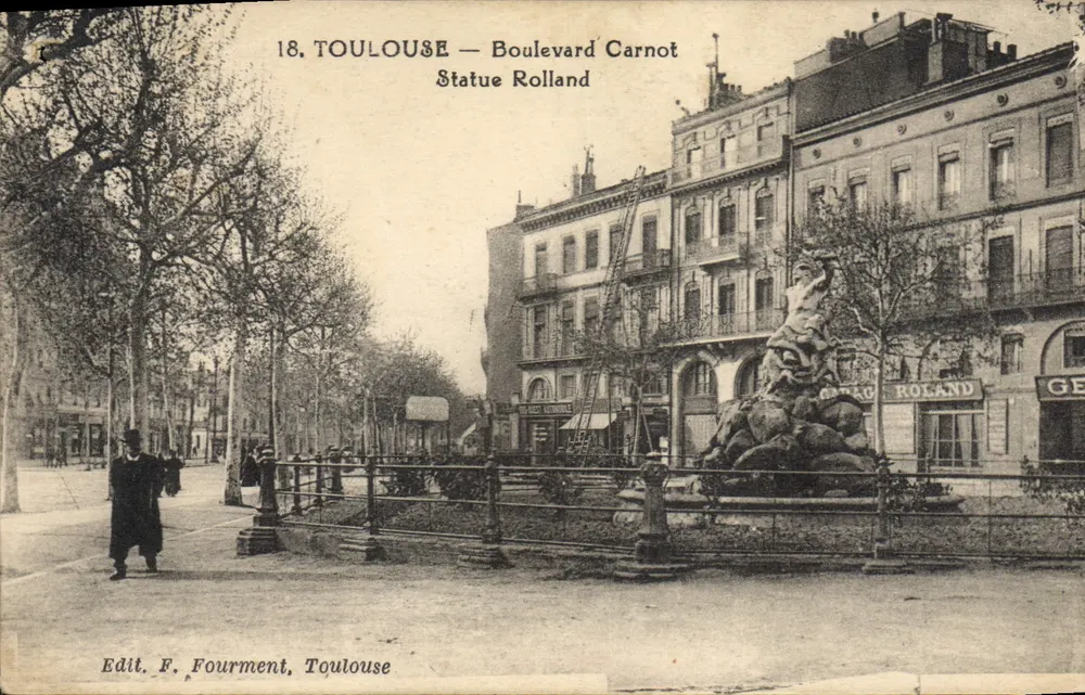 Toulouse — Boulevard Carnot — Estátua Rolland - Frente