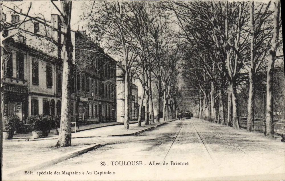 Toulouse - Avenida de Brienne — vista com trêm e loja Langlet — edição especial dos Magasins « Au Capitole » - Frente