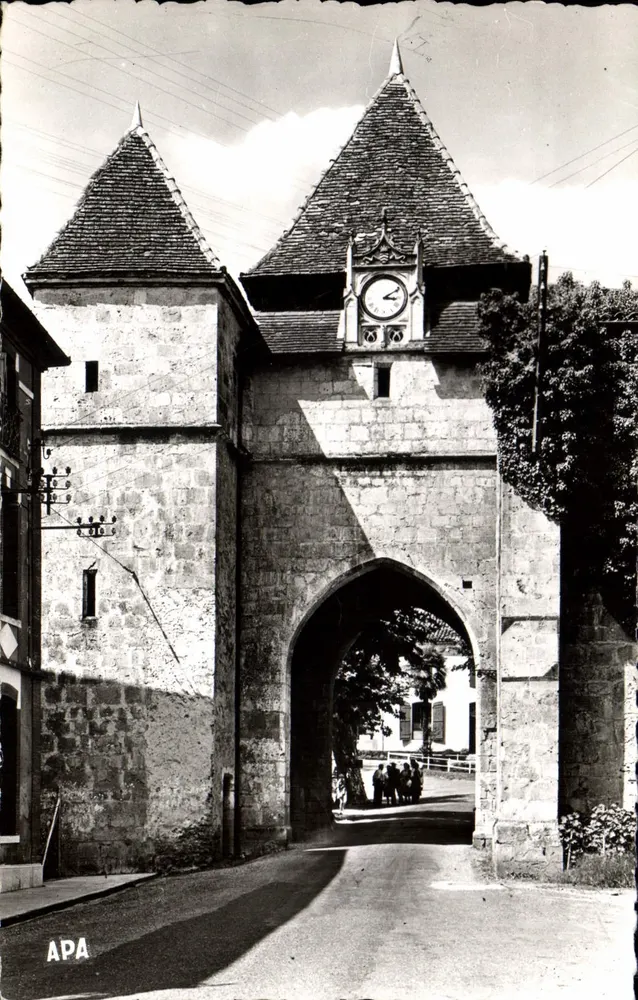 O Porche da Igreja — Bardeton-les-Thermes (Gers) — editor APA, n° 137 - Frente