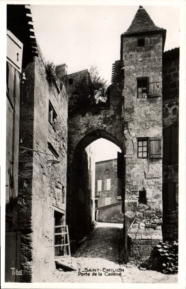 Saint-Émilion — Tor der Cadène — Tito - Vorderseite
