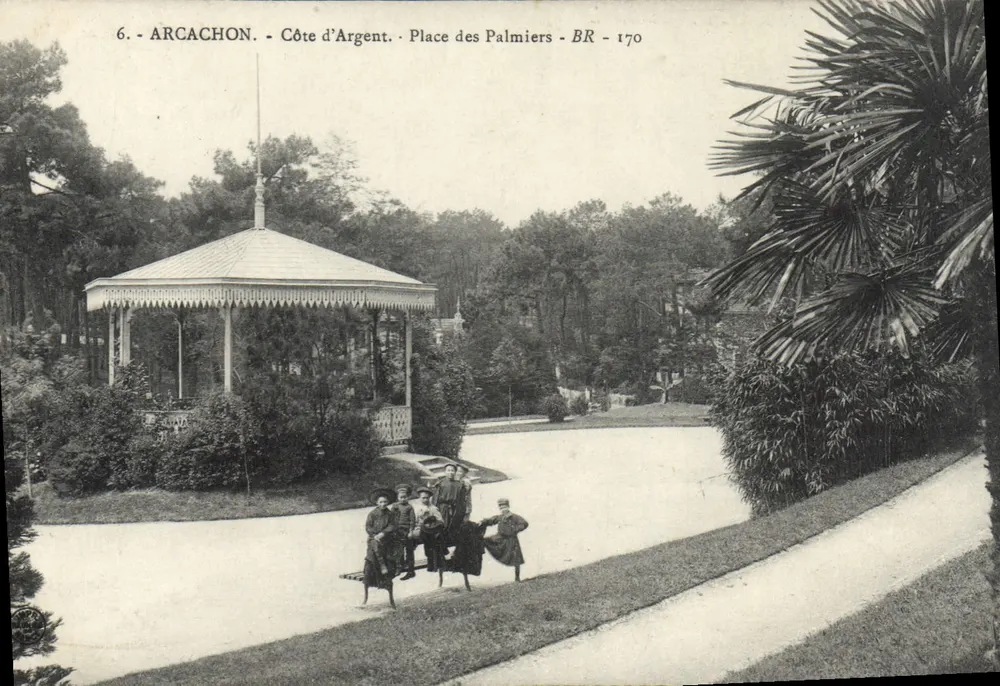Arcachon - Costa de Prata - Praça dos Palmeiras - BR - 170 - Frente