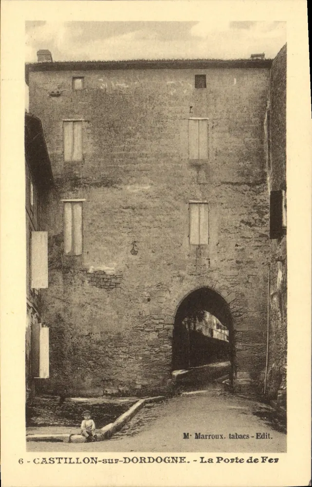 Castillon-sur-Dordogne — La Porte de Fer — M. Marroux, tabacs - Edit. - Recto