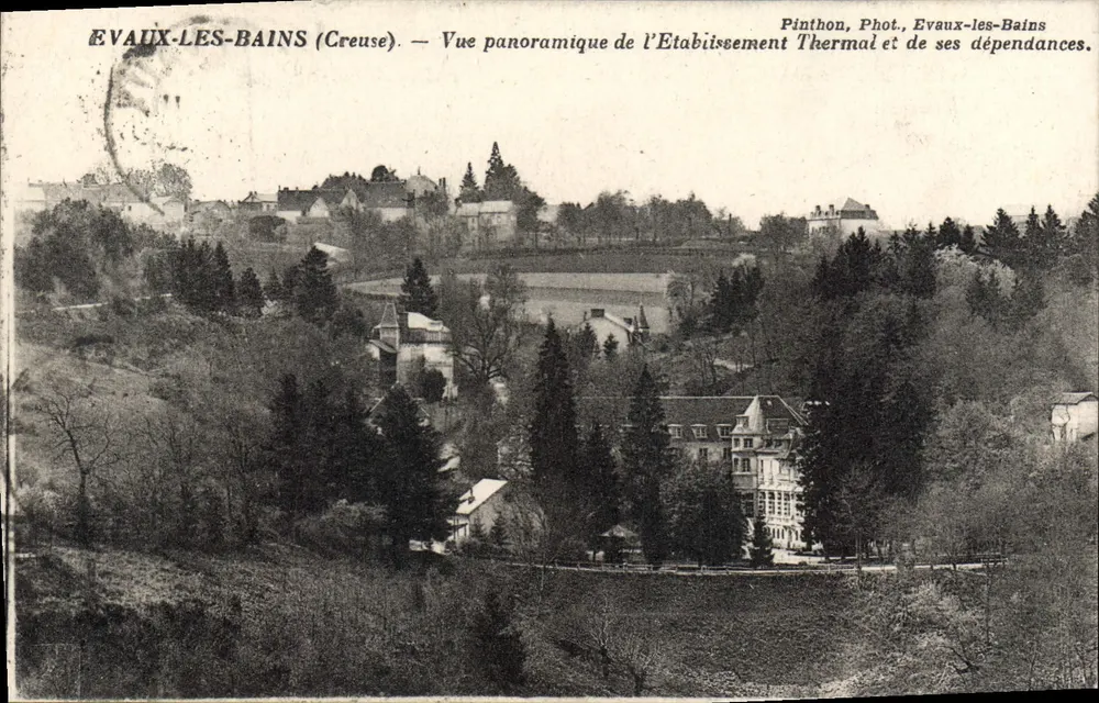 Evaux-les-Bains (Creuse) — Panoramablick auf das Thermalbad und seine Anlagen — Pinthon, Fotografie Evaux-les-Bains - Vorderseite