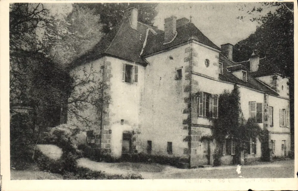 अर्फेयूइल-चाटेन के किला — इसके आवास के रूप में परिवर्तित होने से पहले — प्रकाशक सी. ई. लावालेट - आगे