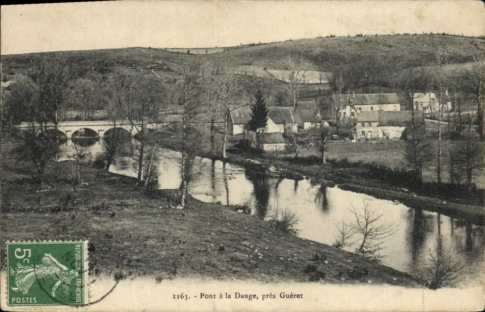 Brug over de Dauge, bij Guéret — uitzicht op de brug en het dorp — onbekende uitgever, nr. 1163 - Voorkant