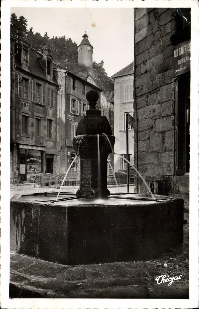Die Fontäne des Hotels des Valney — Aubusson — Théo Jac - Vorderseite