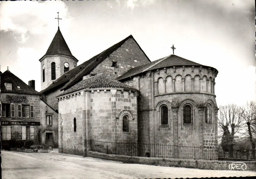 Igreja de Ahun — Abside romana — M. ROUSSEL, Foto - Editor, Châteauroux - Frente