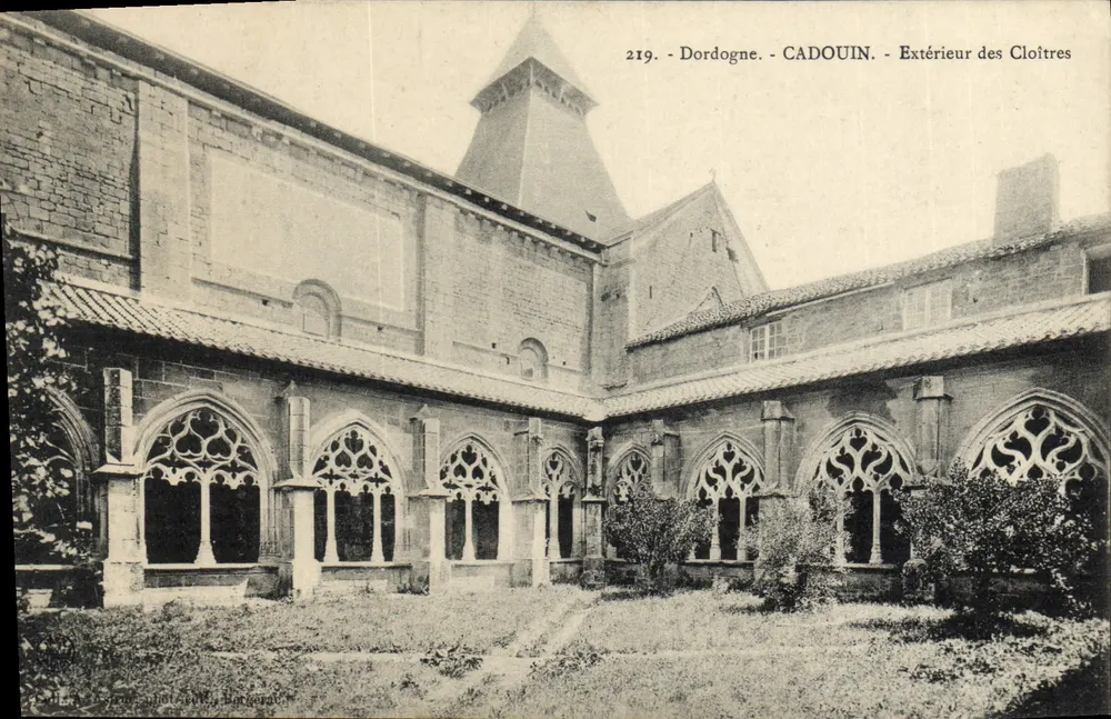 Cadouin - Exterior dos Claustros — Dordogne — n°219 — editor: J. Gourdon, Montegut - Frente