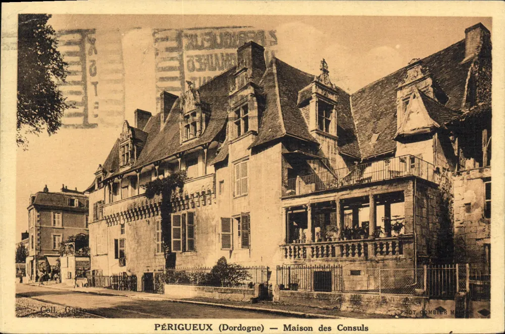Périgueux (Dordogne) — Casa dos Consules — Fot. Combier M. - Frente