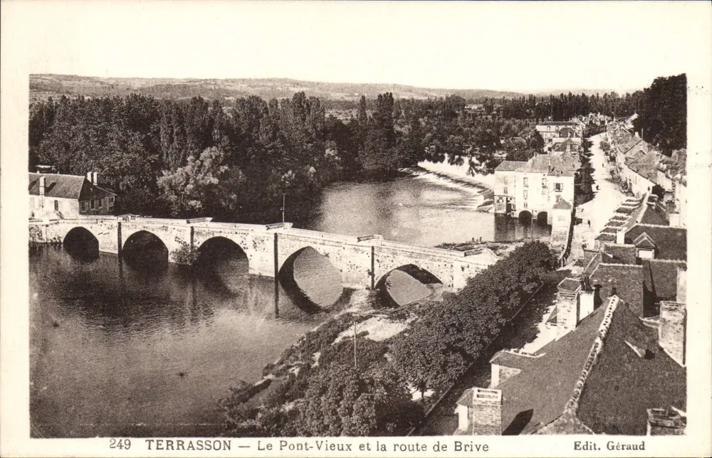 Terrasson — Der Alte Brücke und die Straße nach Brive — Edit. Géraud n°249 - Vorderseite