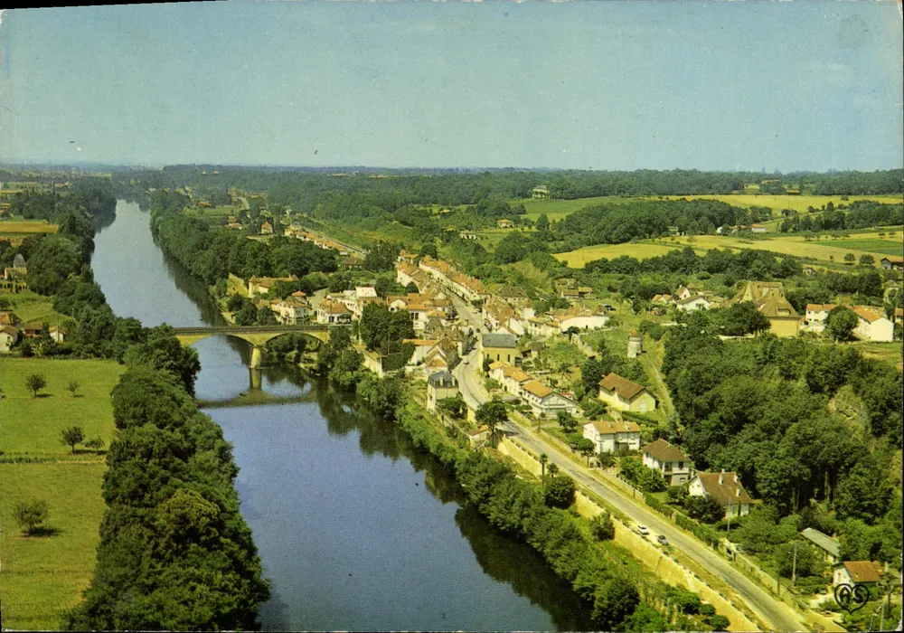 Mouleydier — Vista geral aérea sobre a Dordogne — Sociedade das Cartas Postais Proibidas - Frente