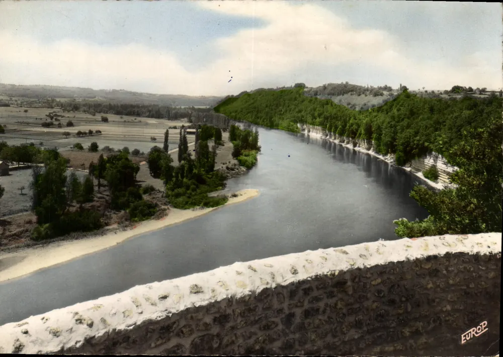 A Dordogne, vista da estrada turística acima do bac de Sors — Edição da Europ, n°1616 - Frente