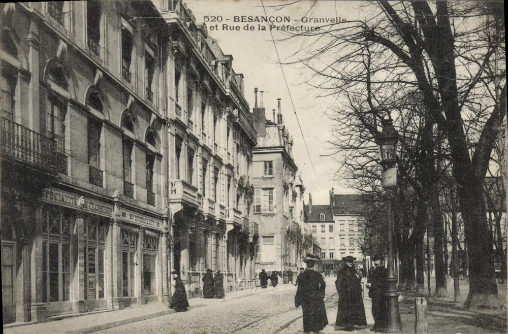 Besançon - Granvelle e Rue de la Préfecture — 520 — Editor não visível - Frente