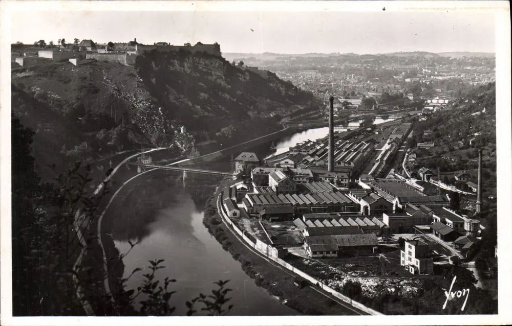 Besançon (Doubs) — Aussicht auf die Citadel, den Doubs und die Stadt — Yvon - Vorderseite