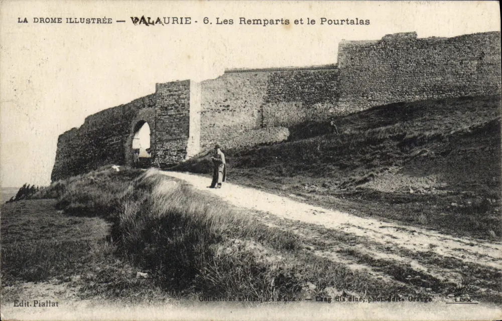 Valaurie — Die Mauern und der Pourtalas — Edit. Piallat - Vorderseite