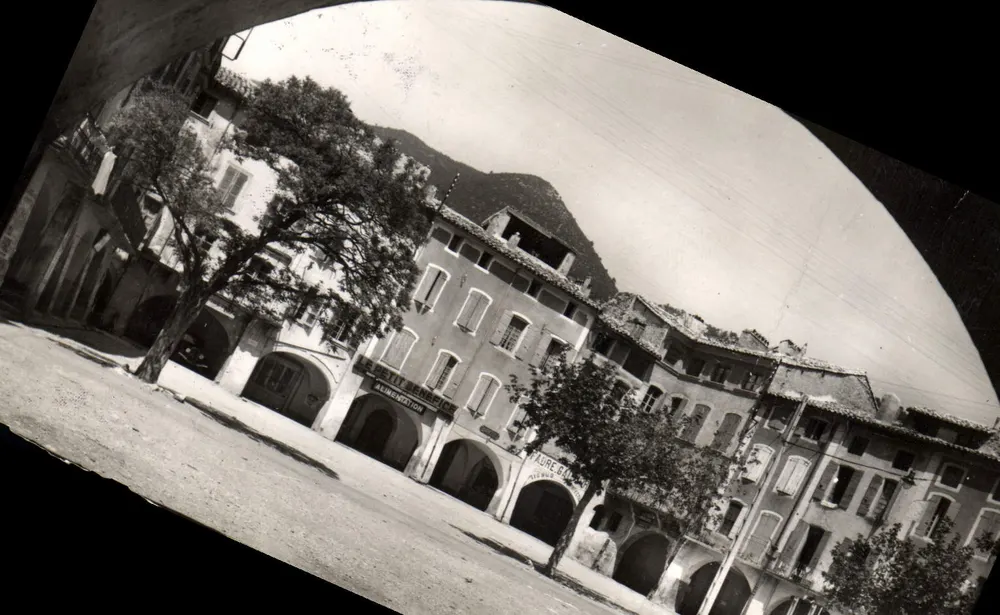 Alte Arkaden vom Anfang des 15. Jahrhunderts — Place Docteur Bourdoncle — Editions de fabrication André Lecogne - Vorderseite
