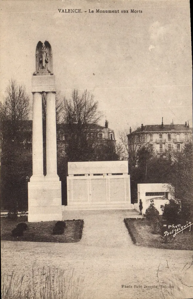 Valência - O Monumento aos Mortos — Foto Paul Jacquin, Valência - Frente