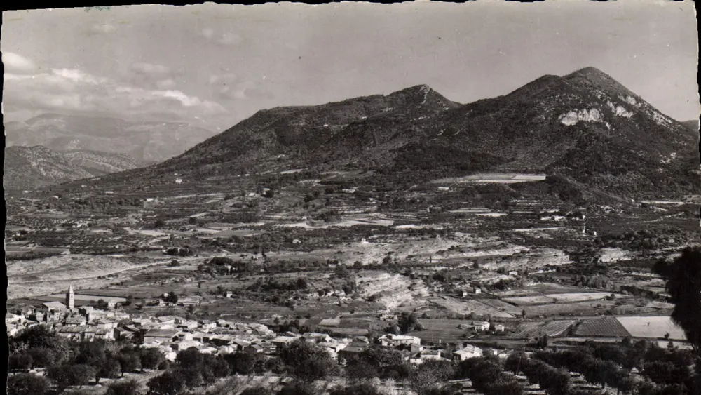 Mirabel-aux-Baronnies — Vue générale — Les Trois Moustats (945 m) — Collection Morel - Vorderseite
