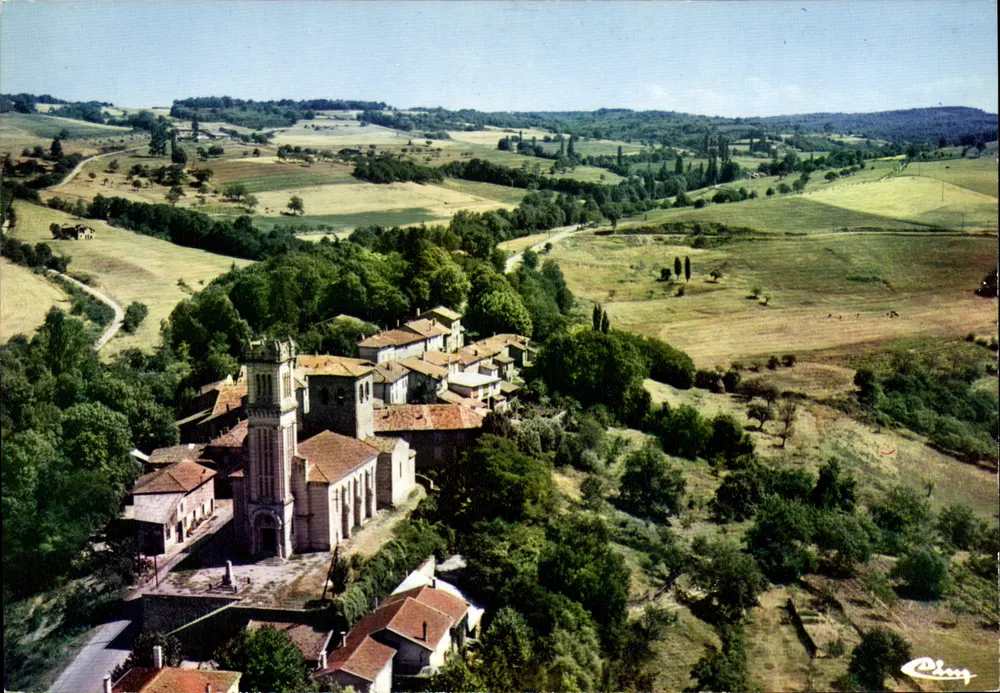 Montmiral (Drôme) — Ogólny widok z powietrza — Cinq - Awers