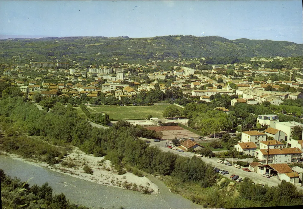 Nyons (Drôme) — Vista geral — Edições "MAR", Nice - Frente