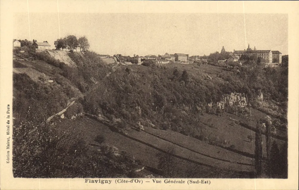 Flavigny (Côte-d'Or) — Vista Geral (Sul-Este) — Édition Maire, Hôtel de la Poste - Frente