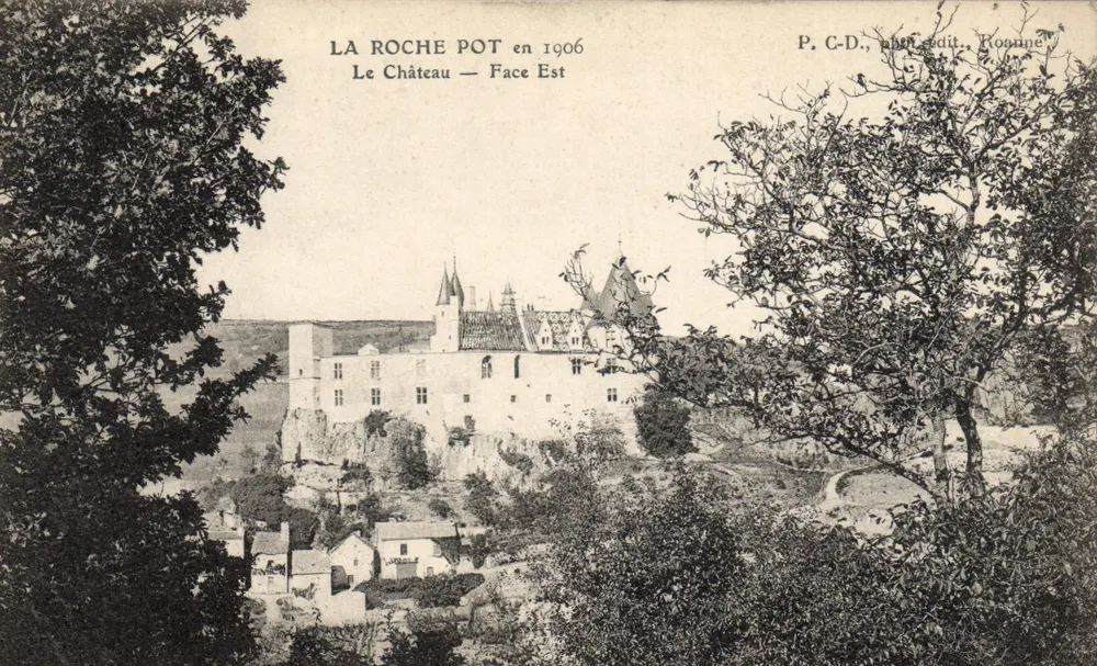 La Roche Pot — O Castelo — Face Leste — P. C.-D., editor, Roanne - Frente