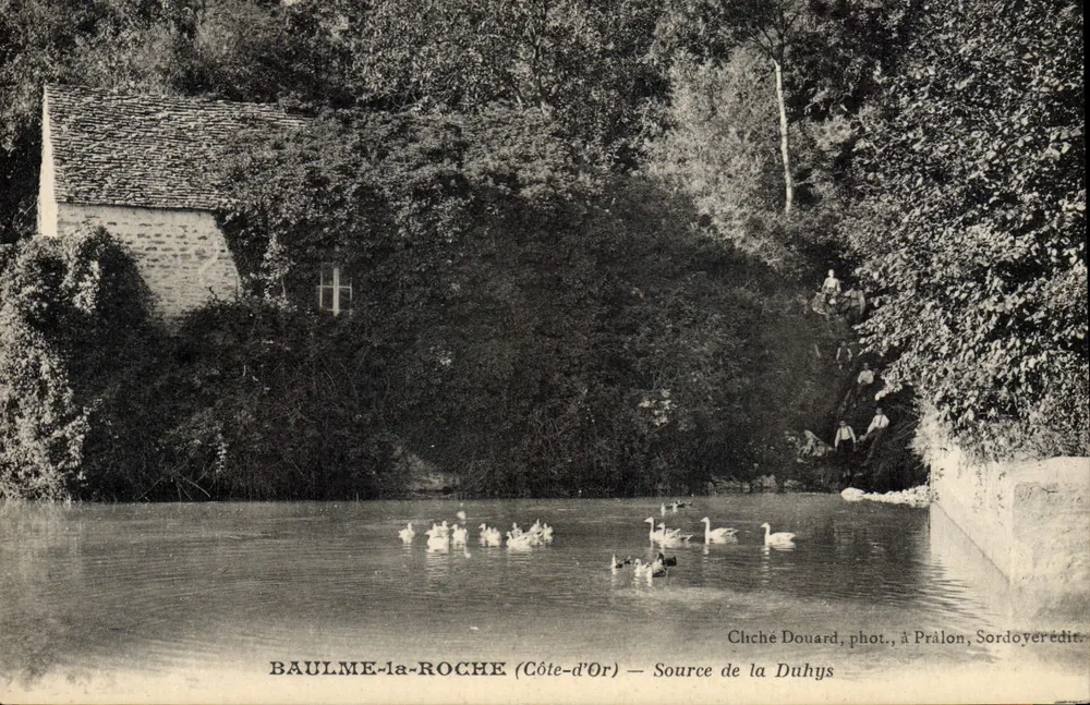 Baulme-la-Roche (Côte-d'Or) — Fonte da Duhys — Cliché Douard, fot., em Pralon, Sordoyer édit. - Frente