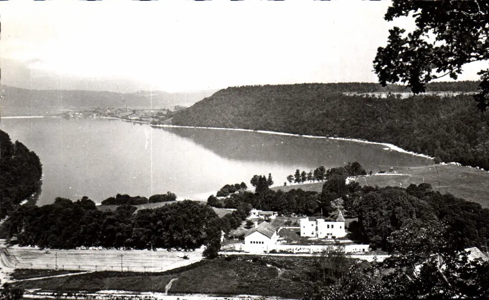 O lago de Chalain — visão panorâmica — Edição e Fotografia PROTET, Dôle (Jura) - Frente