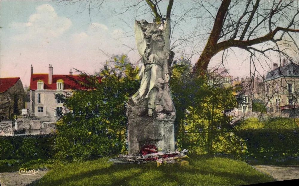 Monumento aos Mortos — Túmulo da Manhã — Editor CUM, n° 134 M - Frente