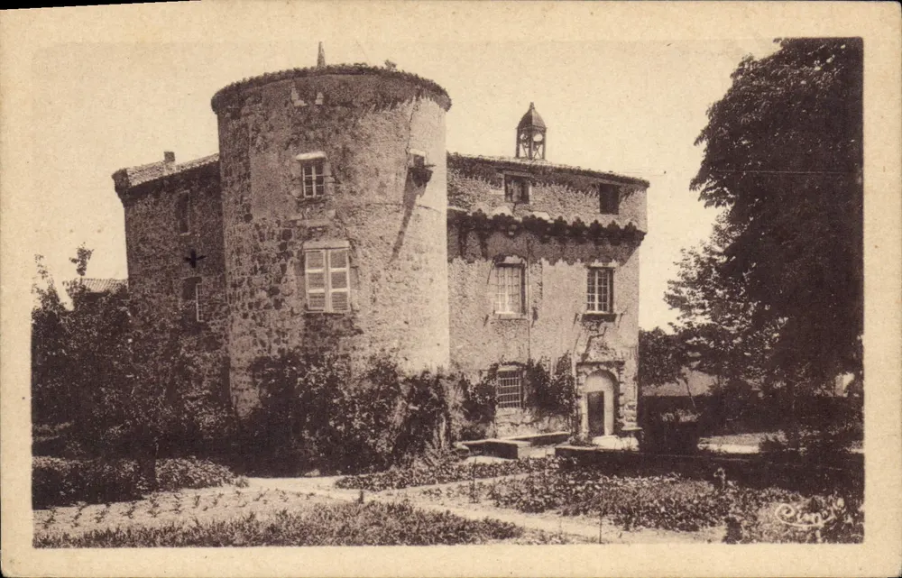 Lupé (Loire) — O Castelo Feudal (665) — totalmente restaurado no século XV — editor Clance - Frente