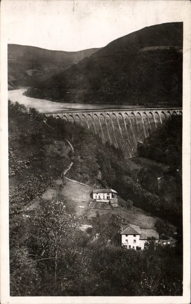 Barragem de Chartrain — alimentada pelo riacho La Tâche — Edição La Cigogne - Frente