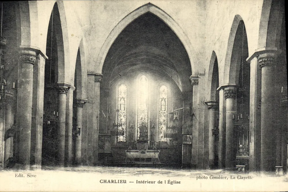 Charlieu — Interior da Igreja — foto Combier, La Clayette - Frente