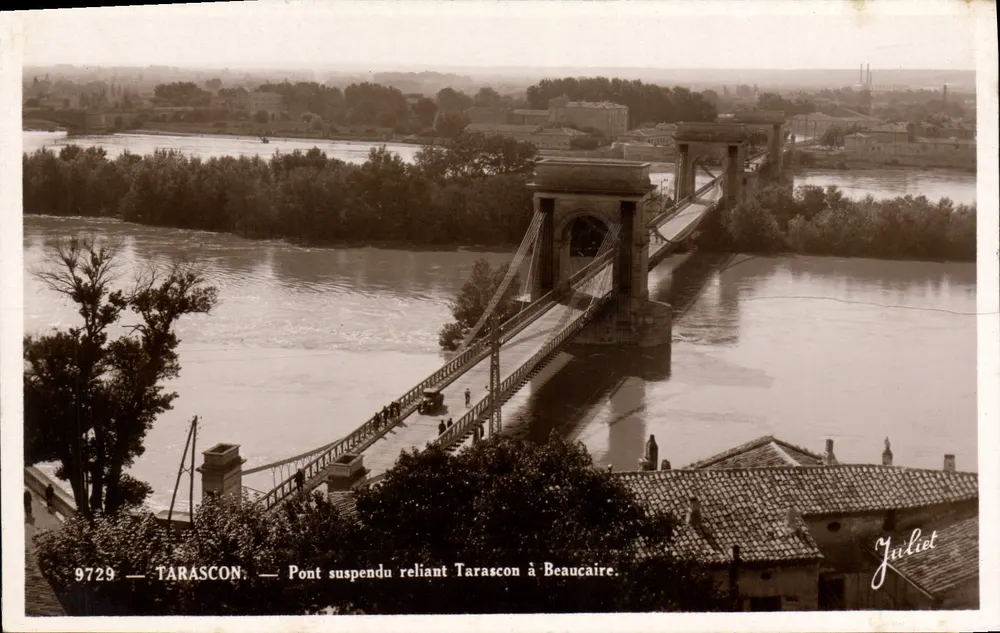 Tarascon — Puente colgante que conecta Tarascon con Beaucaire — Juliet - Anverso