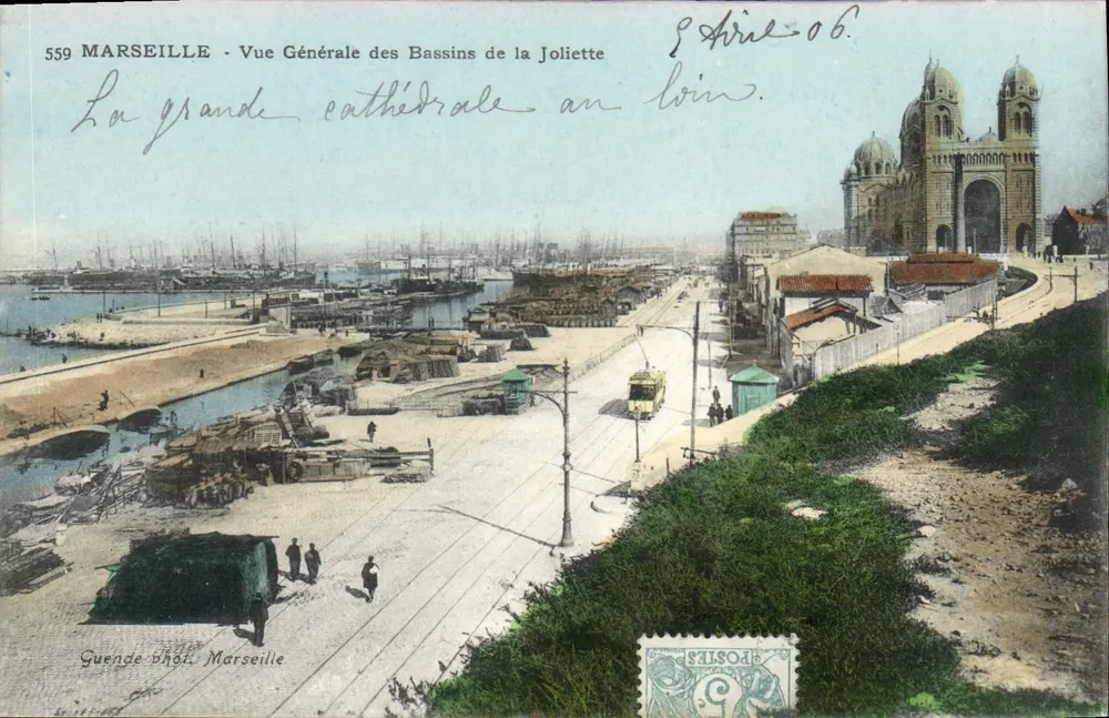 Marseille - Allgemeine Ansicht der Joliette-Becken — Die große Kathedrale im Hintergrund. Guende fot. Marseille, n° 559 - Vorderseite