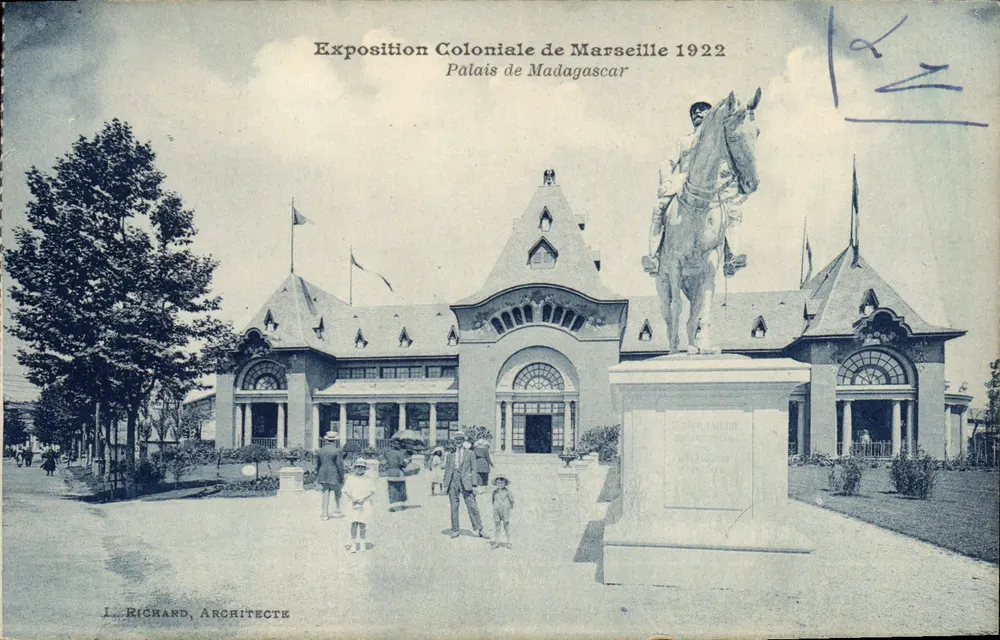 Exposição Colonial de Marselha 1922 — Palácio de Madagascar — L. Richard, Arquiteto - Frente