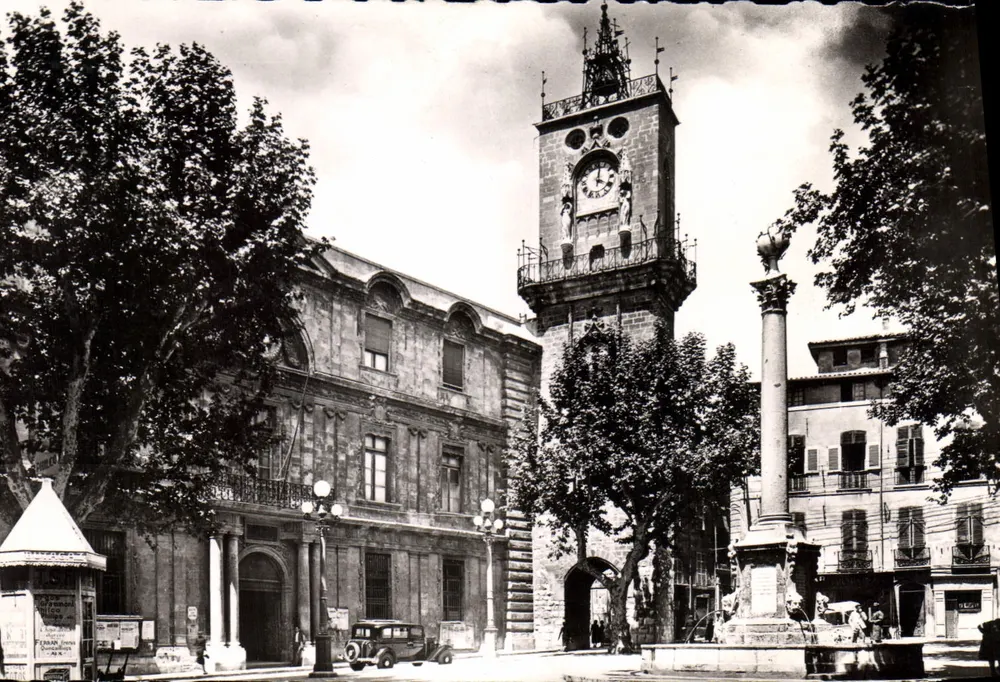 Aix-en-Provence — Place de la Mairie und der Glockenturm — Éditions Deligny - Vorderseite