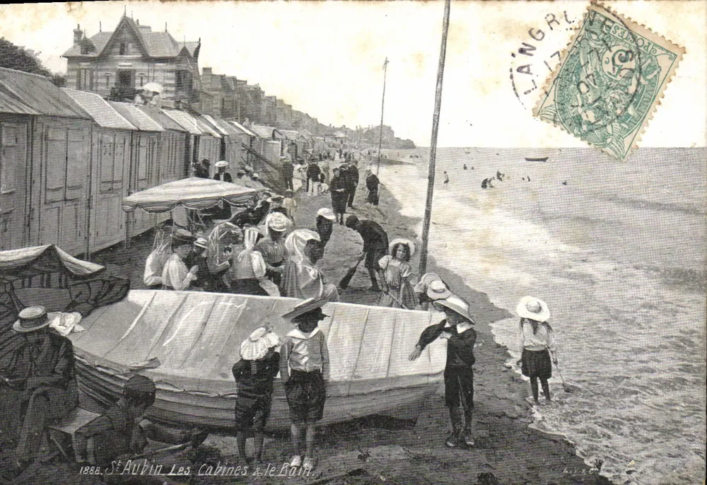 Saint-Aubin-les-Pins — As Cabines no Le Bain — Aqua-Photo, Paris - Frente